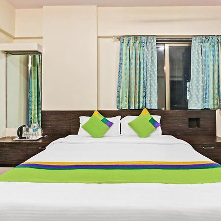Treebo Trend Bandra Apartments Mumbai Bagian luar foto