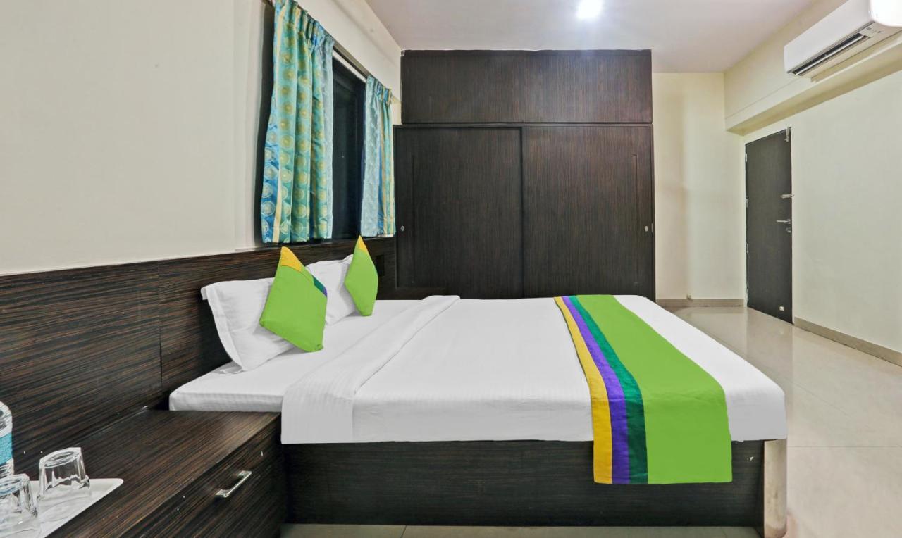 Treebo Trend Bandra Apartments Mumbai Bagian luar foto