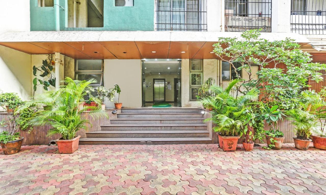 Treebo Trend Bandra Apartments Mumbai Bagian luar foto