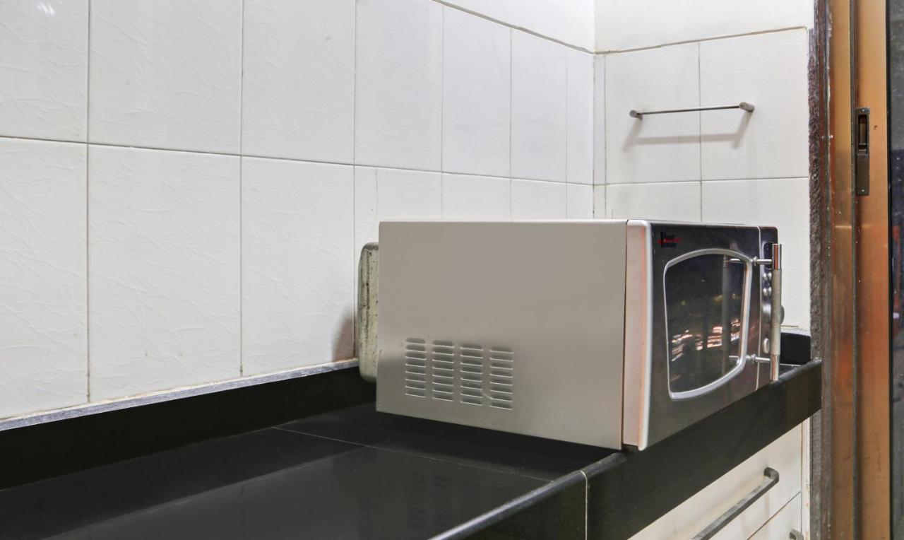 Treebo Trend Bandra Apartments Mumbai Bagian luar foto