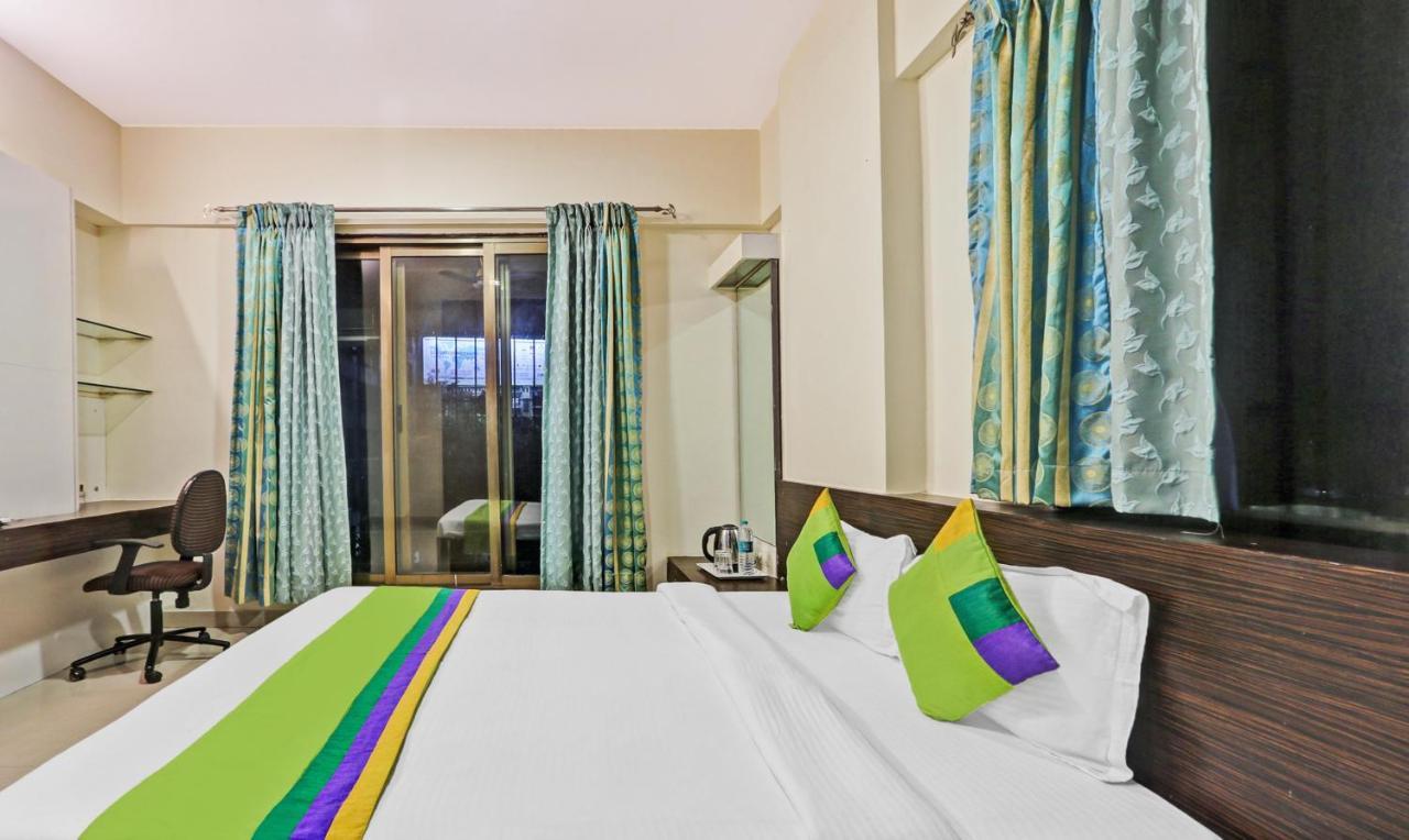 Treebo Trend Bandra Apartments Mumbai Bagian luar foto