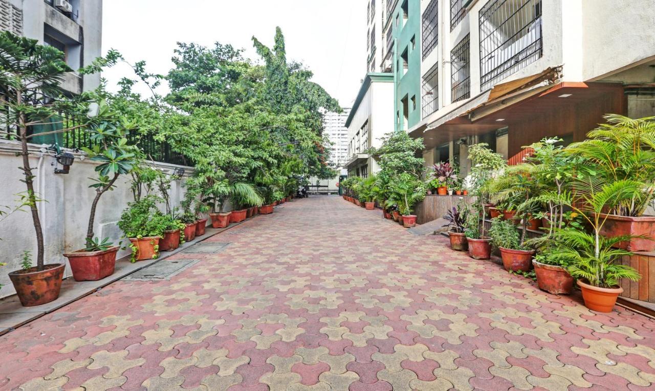 Treebo Trend Bandra Apartments Mumbai Bagian luar foto